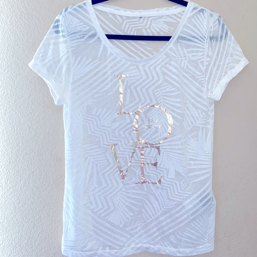 LOVE IS ALL YOU NEED GRAPHIC TEE